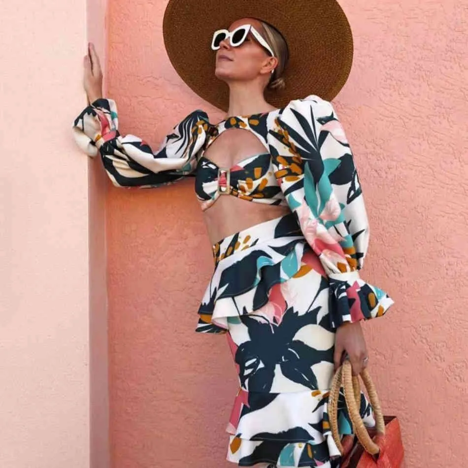 Free Summer Women's Printed Skirt Set Lantern Sleeve Hollow Top & Irregular Elegant Two-piece Fashion 210524