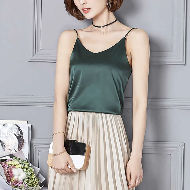 Style coréen Satin Femmes Débardeur Sexy Halter Col V Blanc Vert Rose Dames Tops Camisole W785 210526