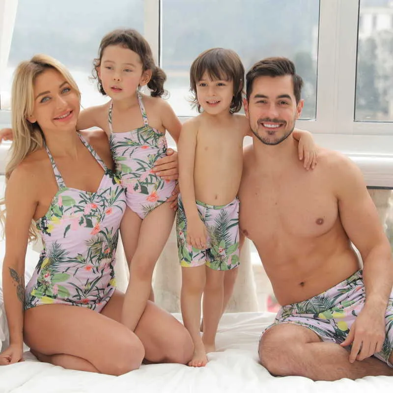 Sommer-Familien-passende 5-teilige Sets Badebekleidung + geblümte Badehose + einteiliger Sling-Bikini-Badeanzug E005 210610