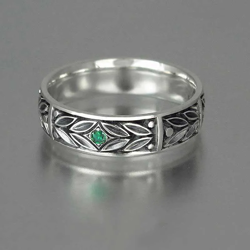 Anel de presente de aniversário retrô Huitan para mulheres com folhas vintage gravadas com um minúsculo anel de dedo de pedra de zircão cúbico verde Q0705035800