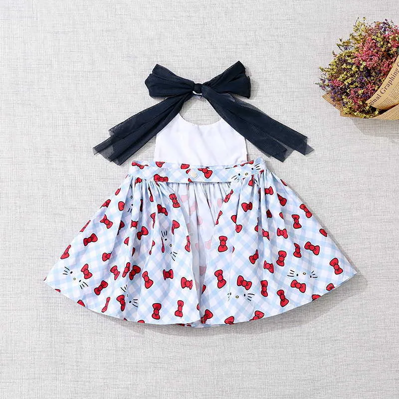 Bambini all'ingrosso Bambino impermeabile Abito da abbigliamento Bambina Bib Floral Pranzo Pranzo Cick Abbigliamento traspirante E098 210610