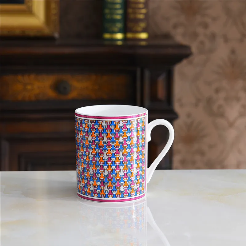 Kişiselleştirilmiş Porselen Kahve Kupalar Kemik Çini Süt Kupası Mutfak Ofis Sofra Nordic Ev Dekorasyonu Için Benzersiz Doğum Günü Hediyesi 220311