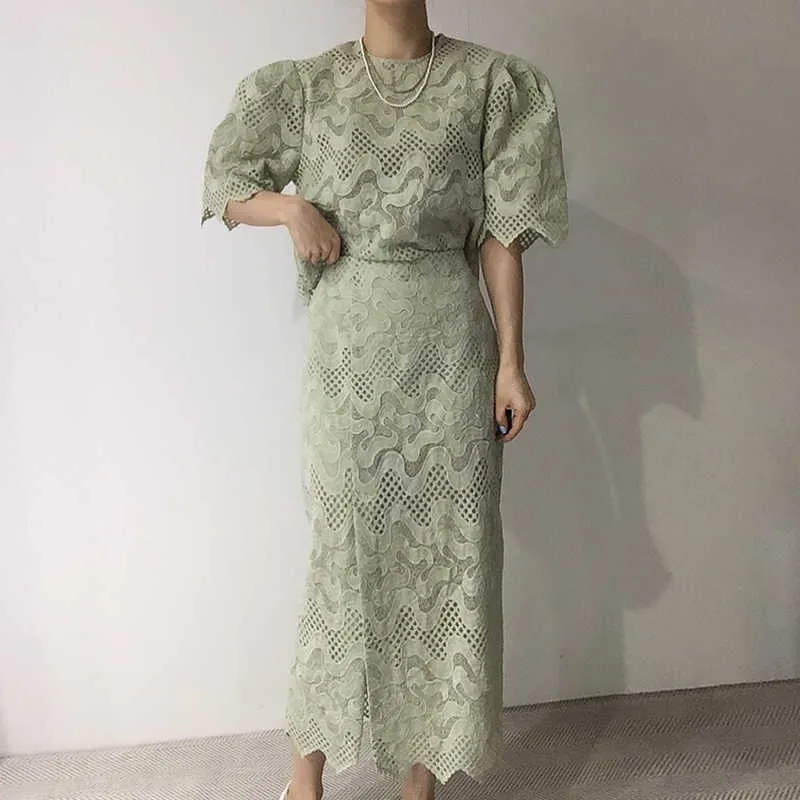 Korejpaa Women Dress Sets summer Korean Chic Elegant O-Neck Lace Crochet Short Sleeve Shirt and High Waist Split Skirt Suit 210526