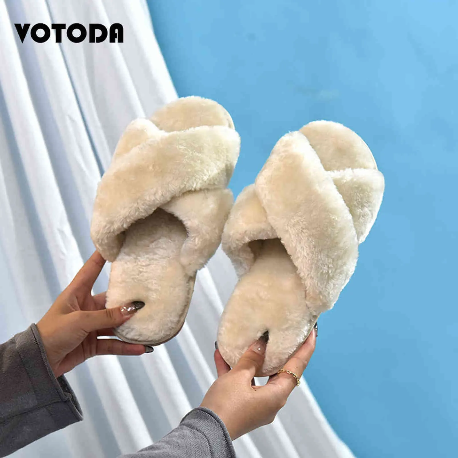 Vinter Varma Kvinnor Furry Tofflor Kors Kanin Fur Slides Regnbåge Leopard-Print Fur Flip Flop Kvinna Platt Bekväma Golvskor H1122