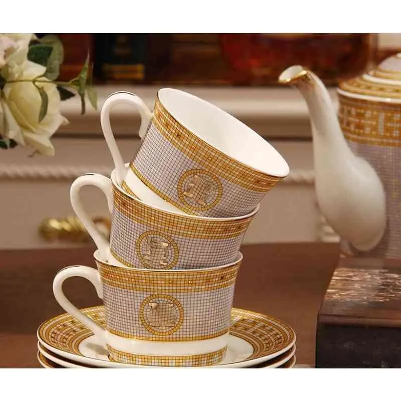 Europejska wysokiej jakości kubki kawy i spodek ustawił dom do domu ceramiczny popołudniowy herbata, aby wysłać łyżkę 210408231U