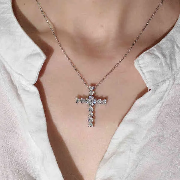 Romantiskt briljant CZ Cross Pendant Halsband Solid 925 Silver Clavicle Chain Halsband för Ladie Fine Smycken