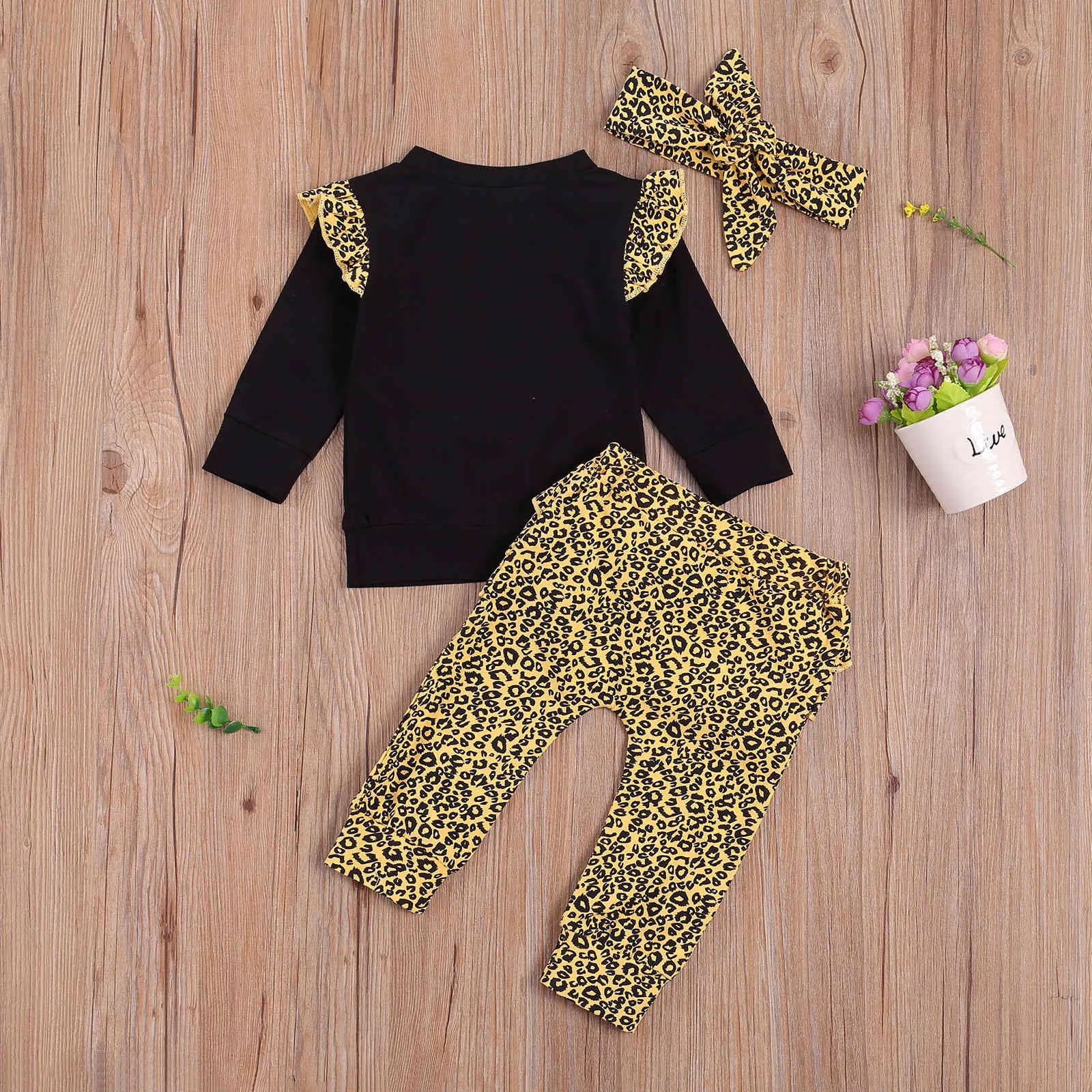 0-24m höst vårfödd spädbarn baby tjejer leopard kläder set kärlek hjärta långärmad topp ruffles byxor outfits 210515