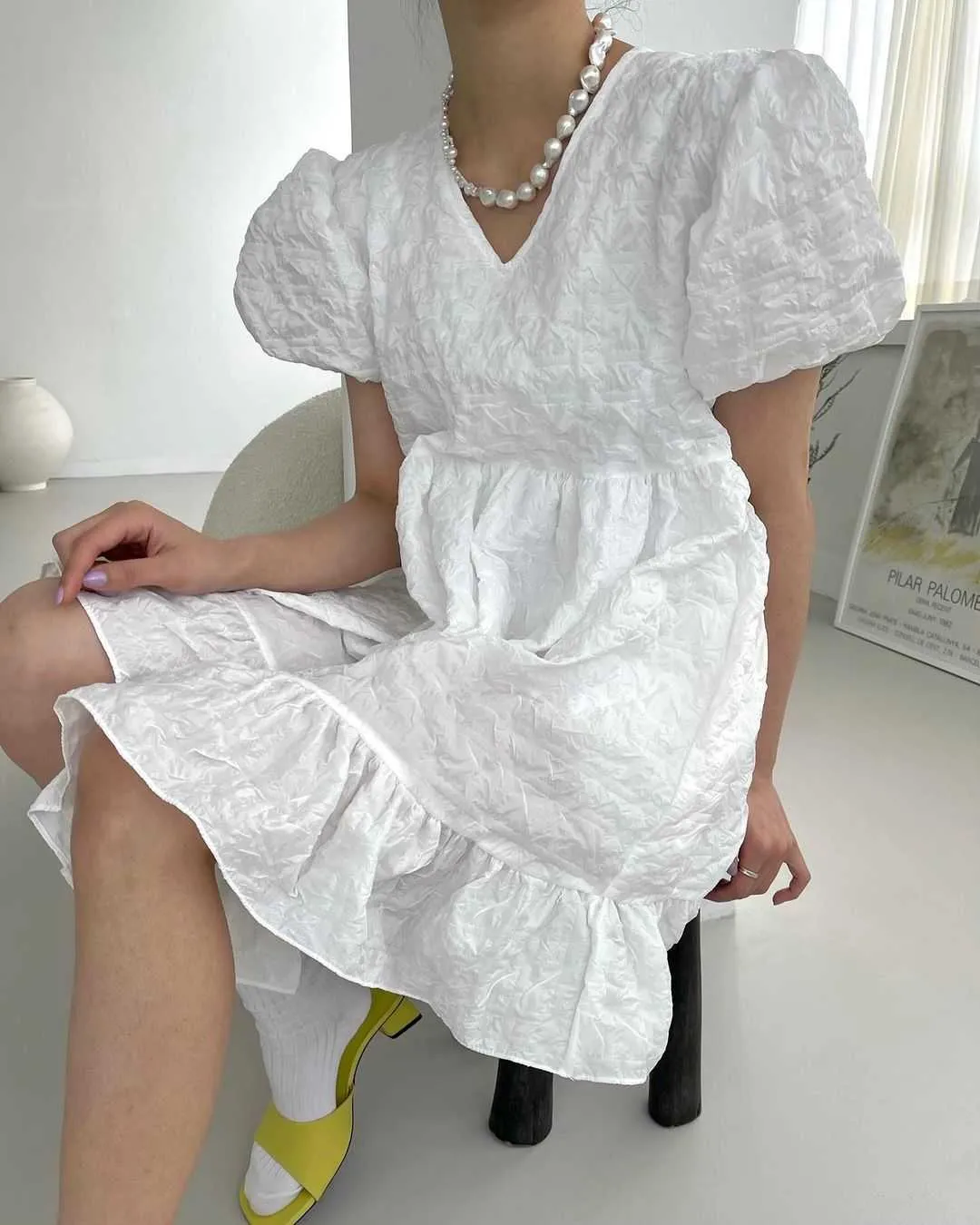 Koreanisches schickes Sommer-Wild-V-Ausschnitt, plissierte Textur, hohe Taille, lose Puffärmel, süßes Kleid 210529