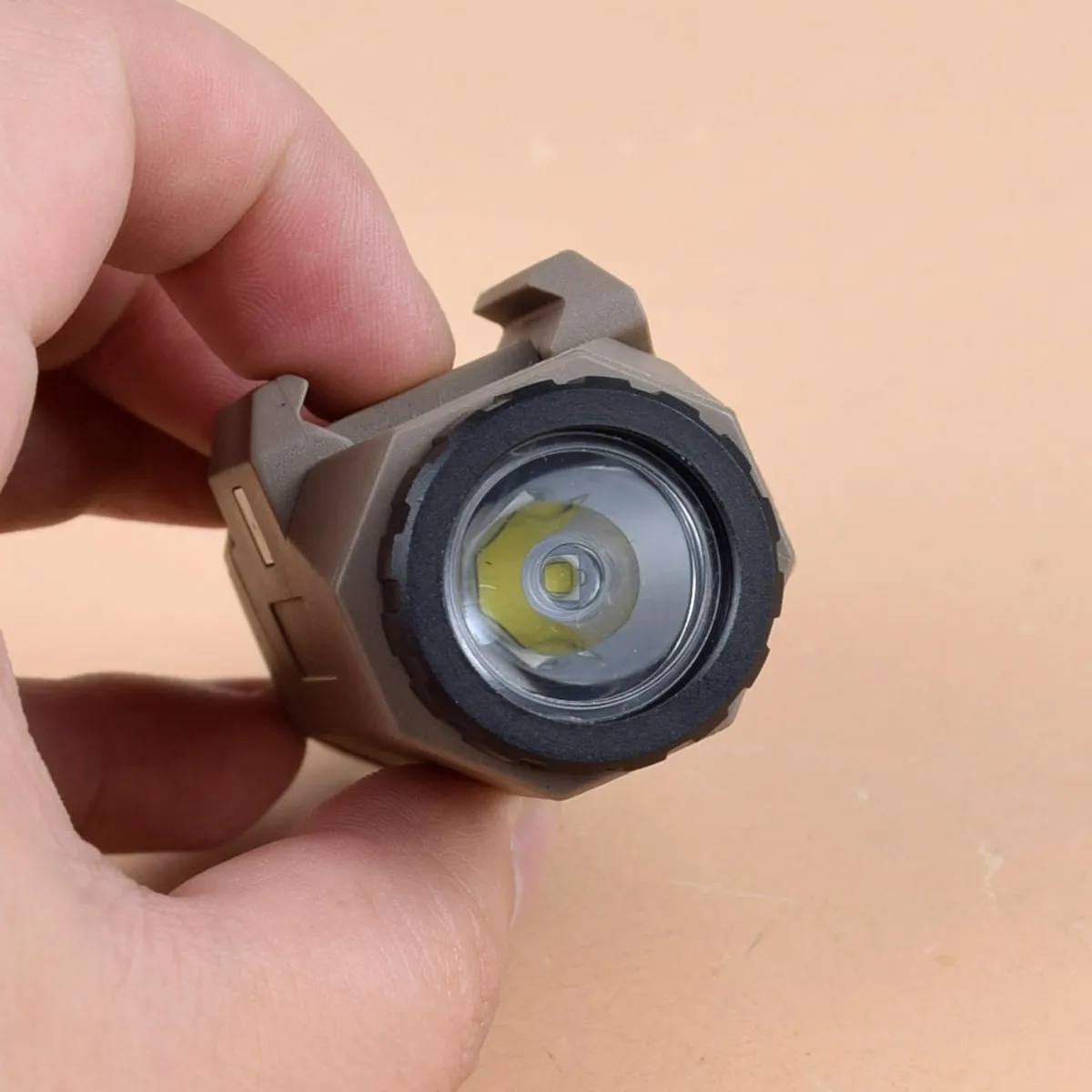 Lampe de poche stroboscopique APL compacte légère Scout tactique pour rail Picatinny de 20 mm