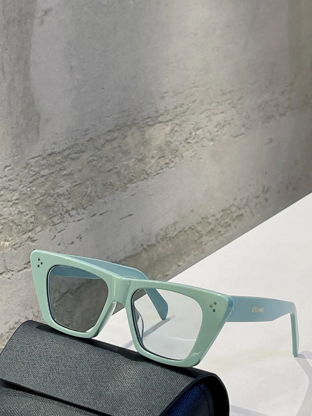 Celi S187 Top Original High Quality Designer Solglasögon för Mens Famous Fashionable Retro Luxury Brand Eyeglass Fashion Design WOM274Z