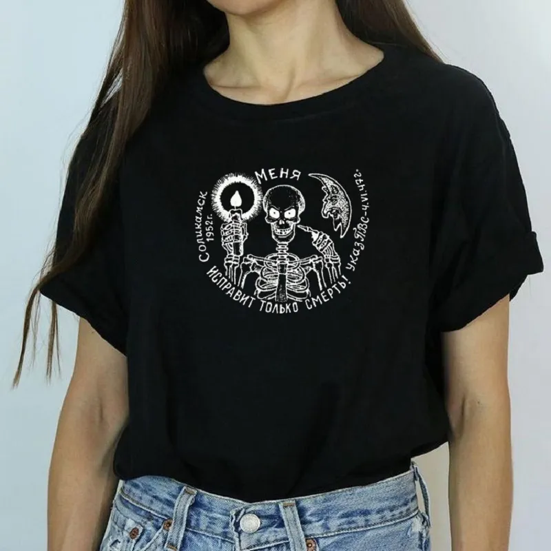 Svart T-shirt Kvinnor Skelett med Candle Gothic Harajuku Bomull Kortärmad Egirl Edgy Fashion Oversized T Shirt Toppar Kvinna 210518
