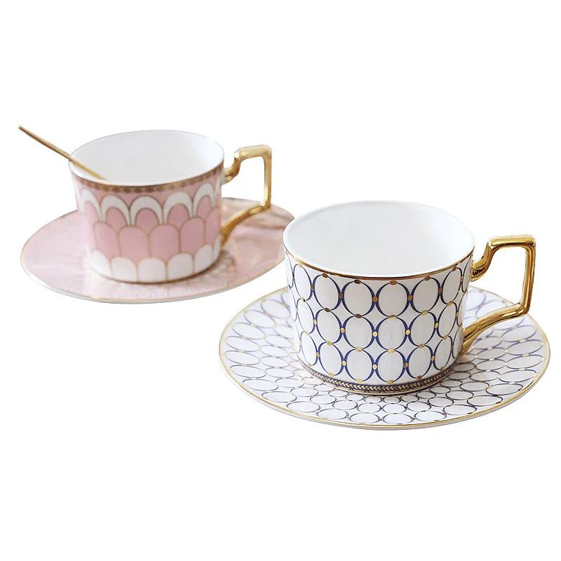 Tazze da caffè di lusso europee Piattini in porcellana Royal Exquisite Set di tazze da tè pomeridiano britannico Fashion Cafe Mug Gift306T