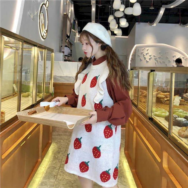 [Women Two-piece suit] Japanese lazy style strawberry knitted dress + simple shirt female student spring and autumn suit 210526