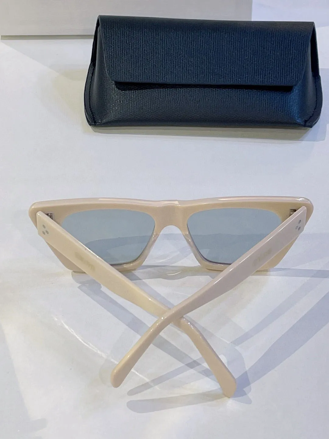 Celi S187 Top Original High Quality Designer Solglasögon för Mens Famous Fashionable Retro Luxury Brand Eyeglass Fashion Design WOM274Z