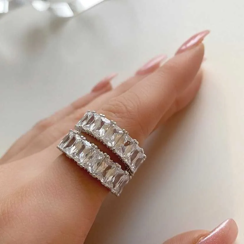 Arrivé Baguette Cubic Zirconia Mariage Anneau de mariage Femmes Bijoux Micro Pave CZ Eternity Band Stack Rose Gold Pink Finger Ring6787867