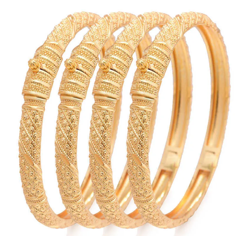 Wando 4 stks / partij koningin Prinses Dubai Gold Color Armbanden voor Vrouwen Vintage Bruid Bruiloft Armband Armbanden Afrika Arabische Sieraden Q0720