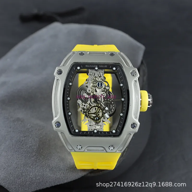 В последней версии Skull Sports Sports Начаты есть мужская и женская модная Quartz Watch3524