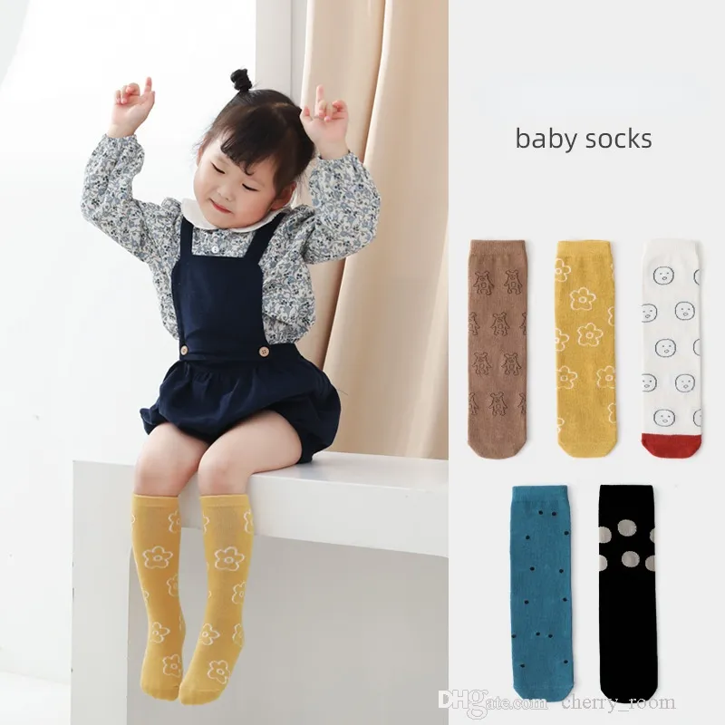 2021 Cartoon Kleinkind Kneen Socken Herbst Winter Kinder Bär Polka Dot Rohr Socke INS Jungen Mädchen Blume gekämmte Baumwolle Strumpfwaren D046