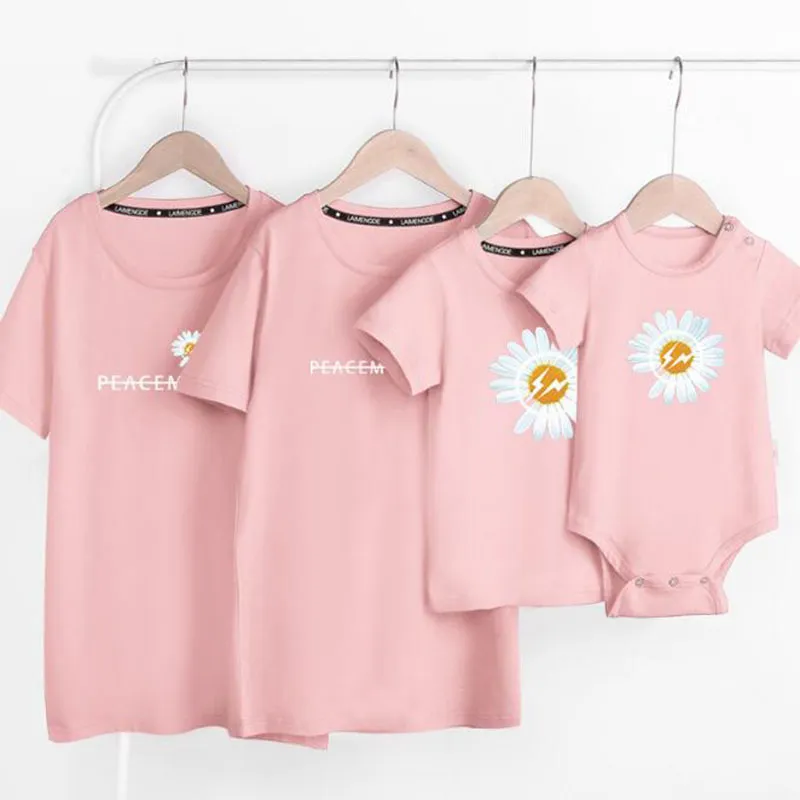 Familj titta matchande outfits t-shirt kläder mor far son dotter barn baby korta ärmar söta utskrift 210429