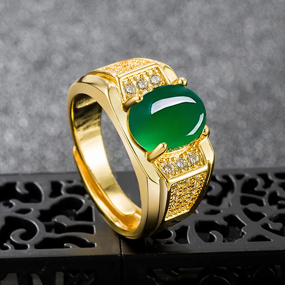 Vintage mode grön jade smaragd ädelstenar diamanter ringar för män guld ton smycken bague bijoux tillbehör kalkon dubai