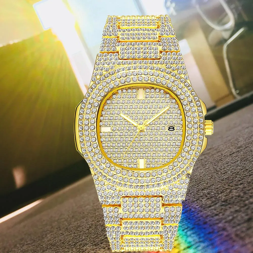 Moda Hombres Mujeres Reloj Diamante Iced Out Relojes de diseño 18K Oro Acero inoxidable Movimiento de cuarzo Hombre Mujer Regalo Bling Wristwat240l