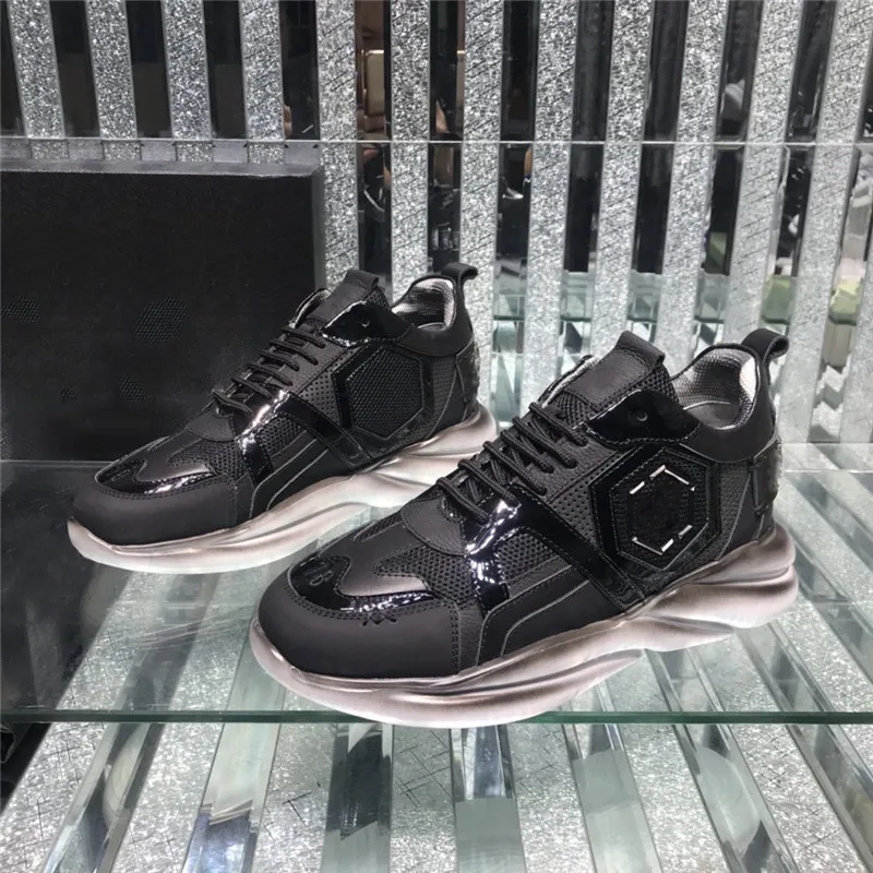 Designer Luxury PP Low-Top Lace Up Skull Edition Platform Sneakers Svarta läderskor med originalkartong