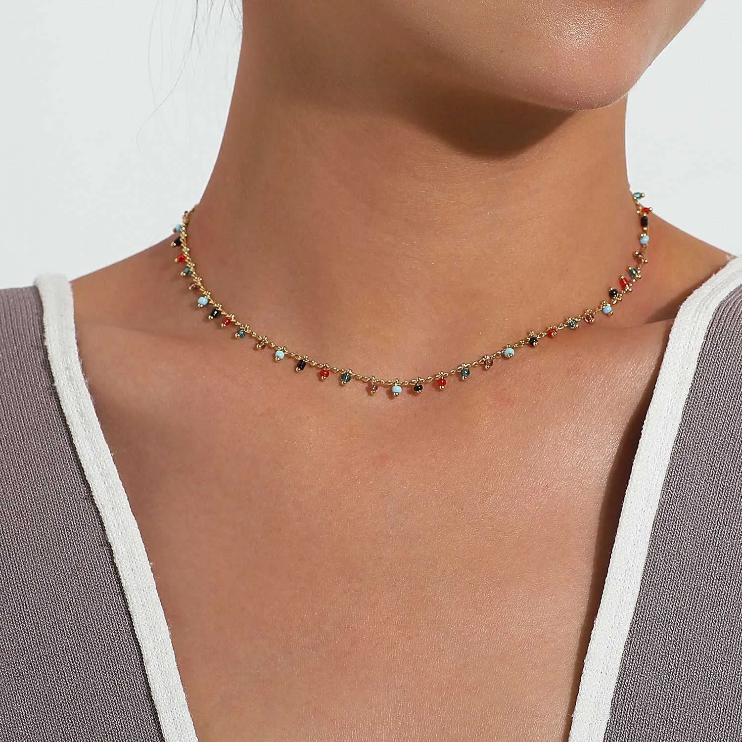 Clavicle Choker Multicolor Chain Mini Pärlor Halsband för kvinnor Smycken Hjärta Kort Hals Tillbehör Tjej Gåvor Ny