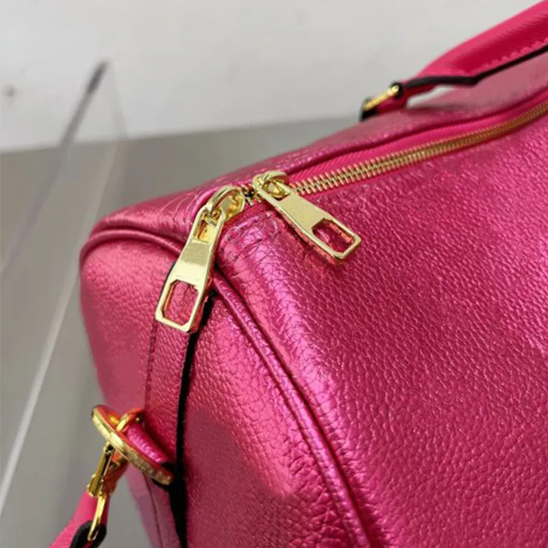 Kaliteli Erkekler Moda Duffle Bag Pembe Gradie Seyahat Çantaları Erkek Happy Bagaj Beyefendi İş Kılıfları Omuz Kayışı Övgü ve241Z