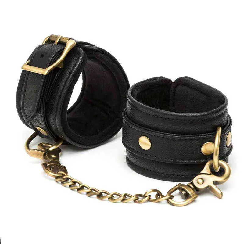 Nxy Sm Bondage set Bdsm Handcuffs Black Ankle Cuff Restraints Leather Whip and Mouth Gag Ball Sex Adult Erotic Toys for Couples 220426