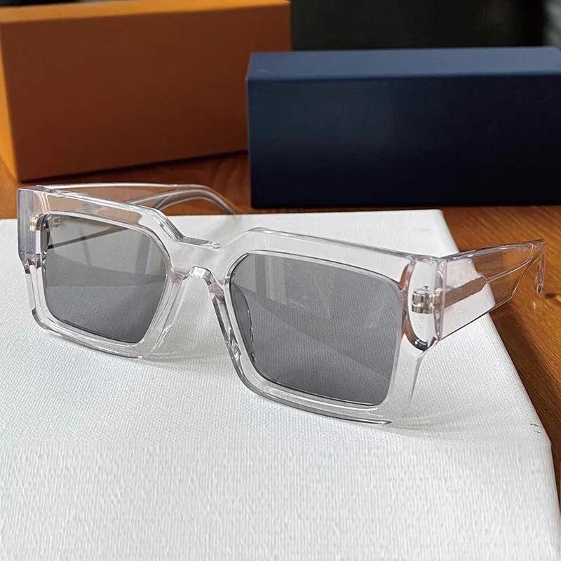 Occhiali da sole Moda Uomo o Donna CLASH SQUARE Z1580E Unisciti alla collezione primavera estate di occhiali con montatura ampia e tono moderno WithSu208z