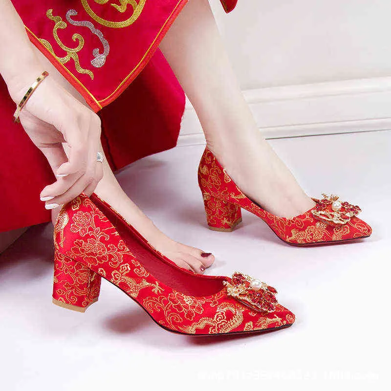 Red women's wedding shoes Chinese Xiuhe French small leather high heels thick engagement new single 220506