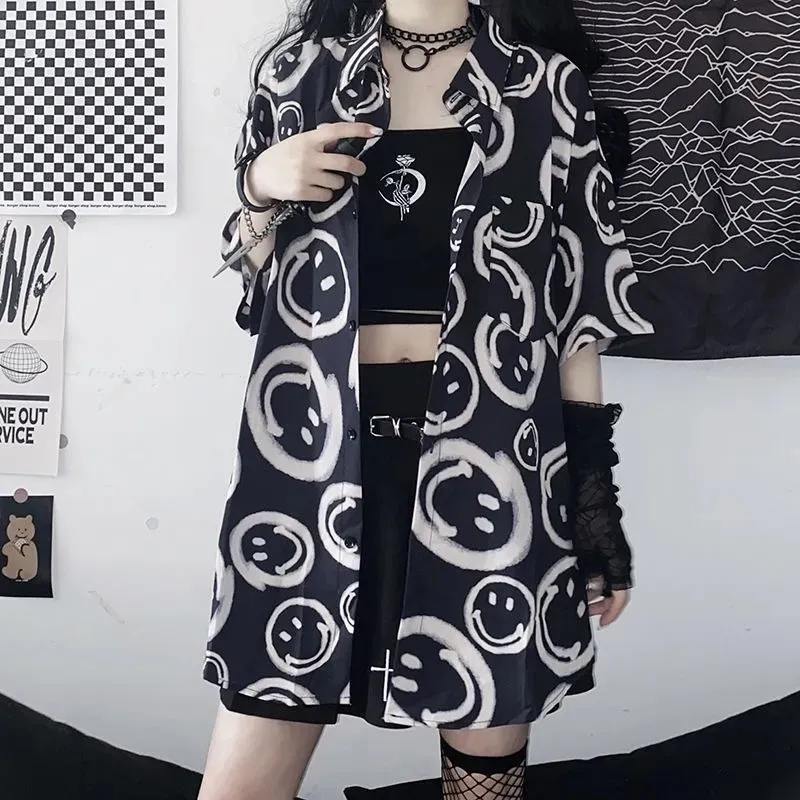 HOUZHOU Goth Shirt Frauen Vintage Gothic Oversize Sommer Mode Schwarz Kurze Halbe Hülse Harajuku Bluse Weibliche Tropfen 220725