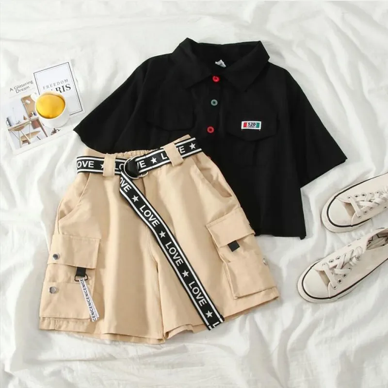 Pantaloncini a nastro in due pezzi estivi alla moda con maglietta streetwear Pantaloncini larghi e maglietta con cintura 220421