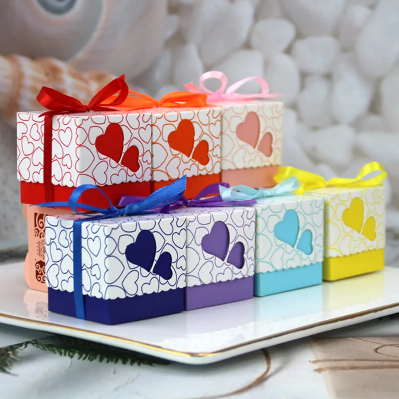 50 / kärlek hjärta godis box söt container favor och presentkartonger med band för dop födelsedagsfest bröllop dekoration 220420