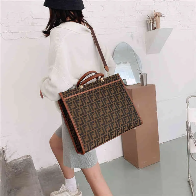 Portfele Boutique Women's Bag New Style Styl Messenger Torba Duża pojemność, wszechstronne, dojrzały i styl jeden ramię