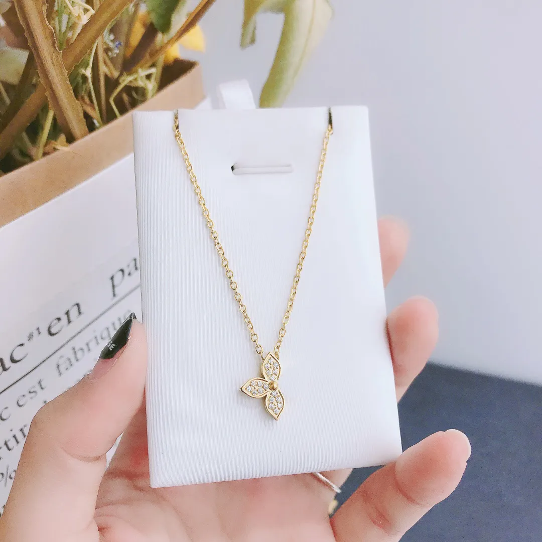 Collier Collier Classic Luxury Designer Chain Chain de cou 18K Crystal Gold Crystal Enverydle LETTER PENDANTS Colliers Jewe209Q