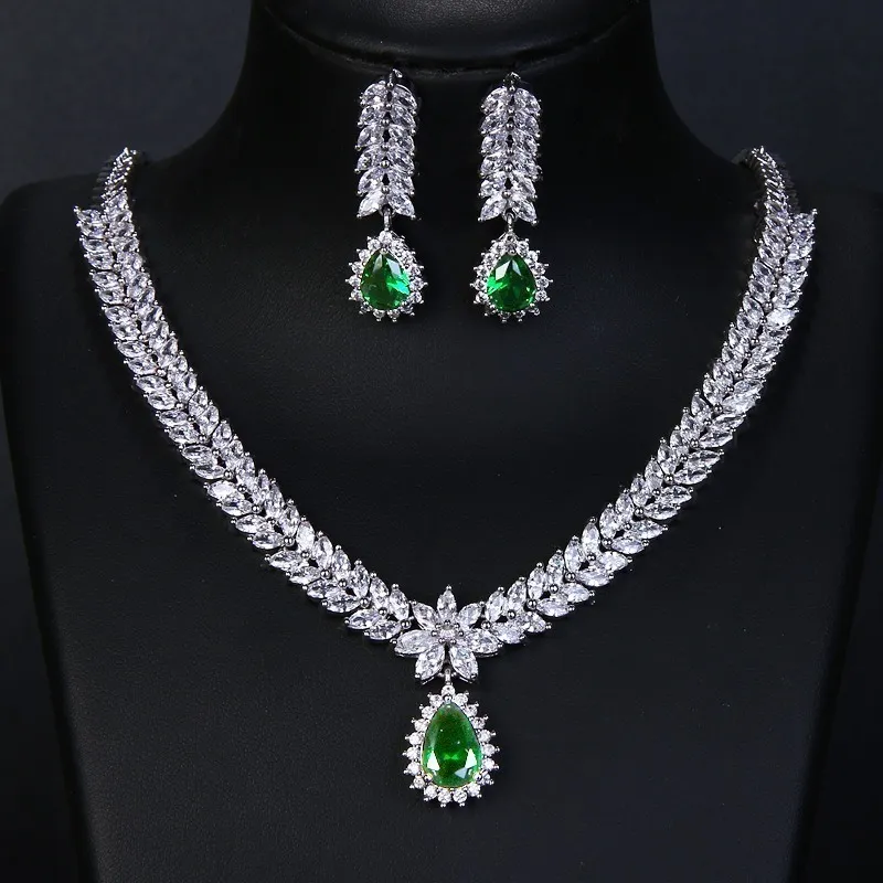 AMC Set di collana e orecchini verde smeraldo di lusso Set di gioielli con zirconi cubici AAA donna Set di gioielli da sposa Regalo moglie 220726