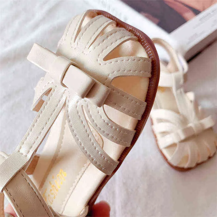 여자 아기 로마 샌들 여름 어린이의 작은 공주 신발 여자를위한 한국 소프트 바닥 활 중공 로마 신발 g220523