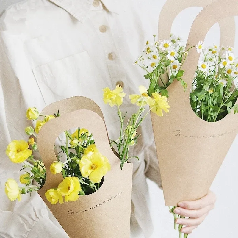 10 pièces poignée Kraft papier fleur sacs fleurs emballage cadeau fleur emballage boîtes pour la maison mariage fête décoration 220420