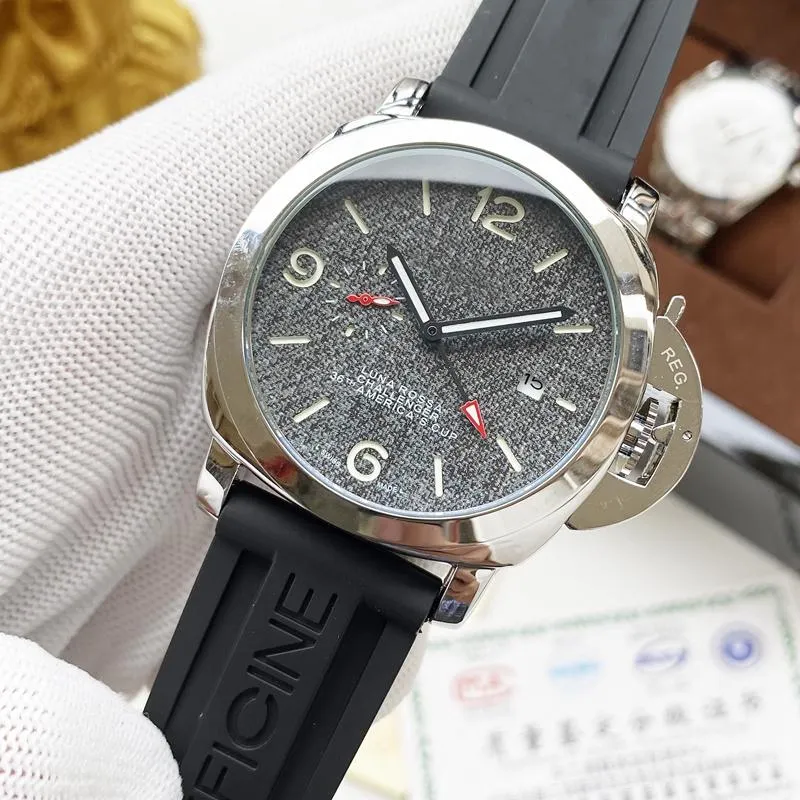 Man horloges 2022 Nieuwe Vier Steken Luxe Heren Horloges Quartz Horloge Hoge Kwaliteit Top Merk Kleine Naald Run Klok Rubber en Leath210d