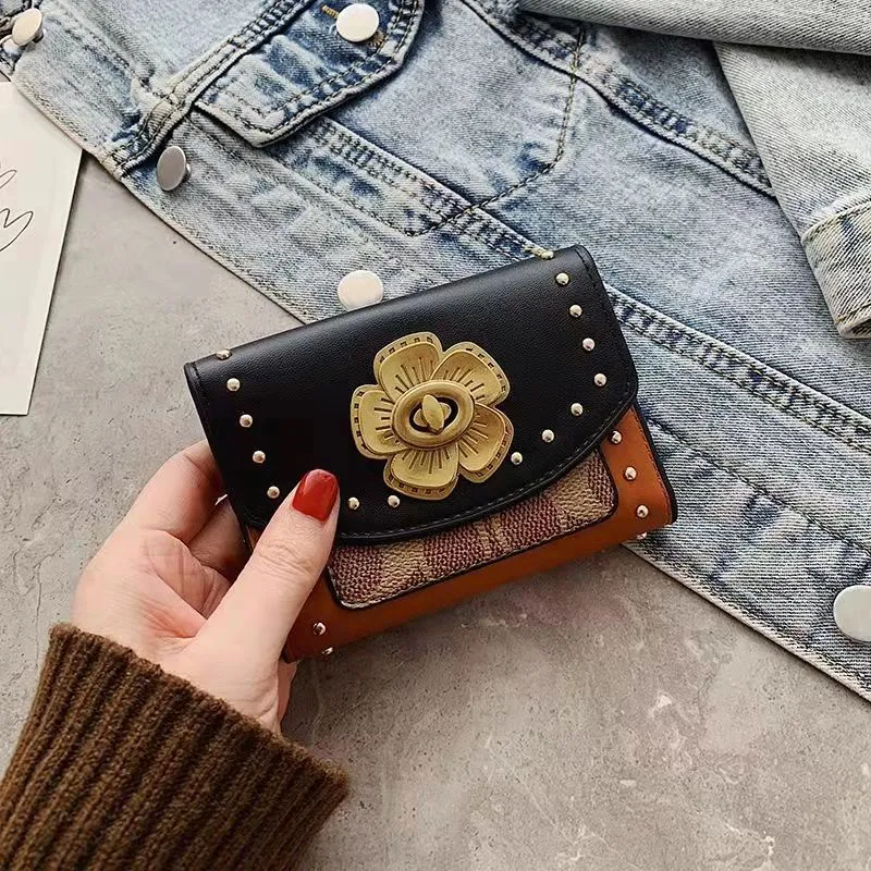 Verrouiller les portefeuilles de créateurs Lady Fashion Casual Style Short Zero Card Posses Femelle Clakings NO108262F