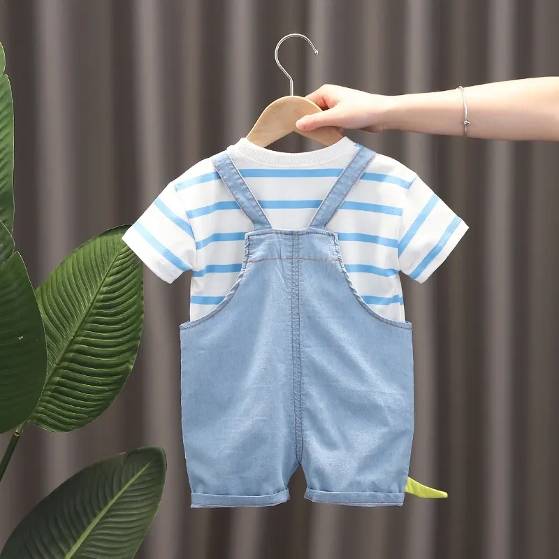 0-5t född barn baby pojke kläder uppsättning randig rund hals t-shirt topp och denim dinosaur byxor overalls bomull sommar outfits 220326