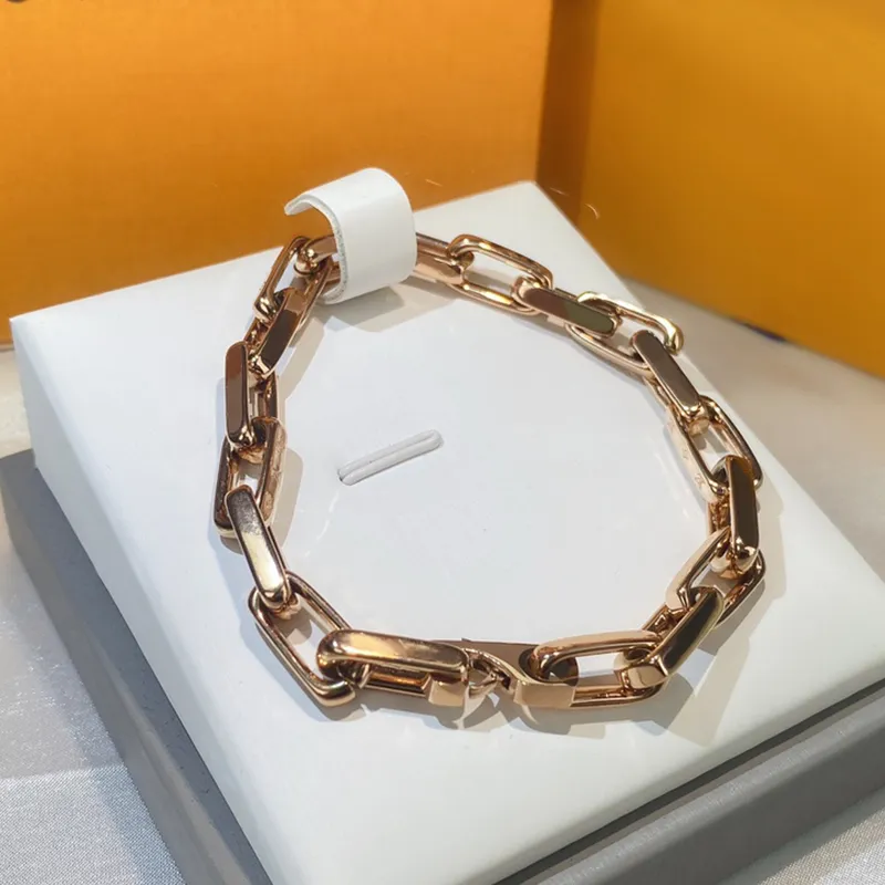 2022 Bracelet de créateur de chaîne classique Mode pour hommes Bracelet en acier inoxydable dominateur trempé unisexe luxur311i européen et américain