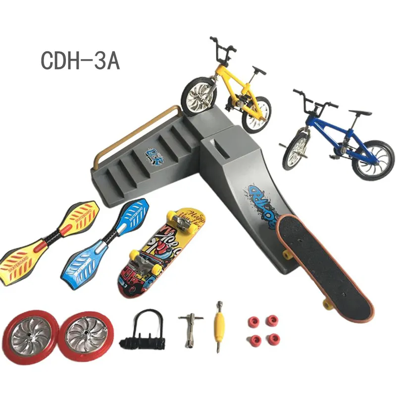 Mini Finger Skateboarding Touche BMX Vélo Skate Boards Ramps Set Skatepark Fingertip Skateboard Garçons Scooter Jouet Cadeau 220608