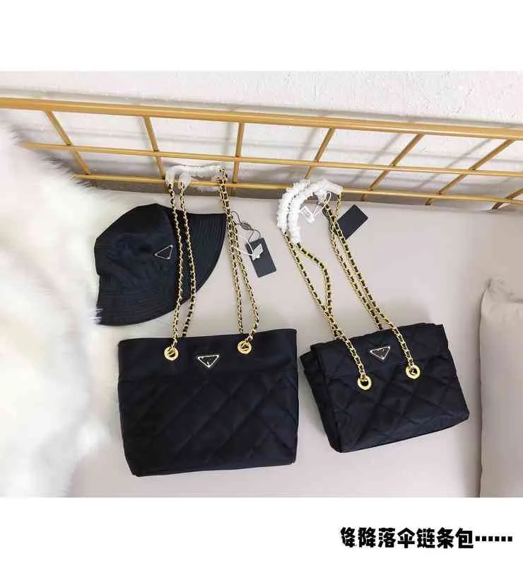 새로운 빈티지 중간 고대 가방 낙하산 나일론 블랙 골드 체인 가방 클래식 삼각형 표준 여성용 가방