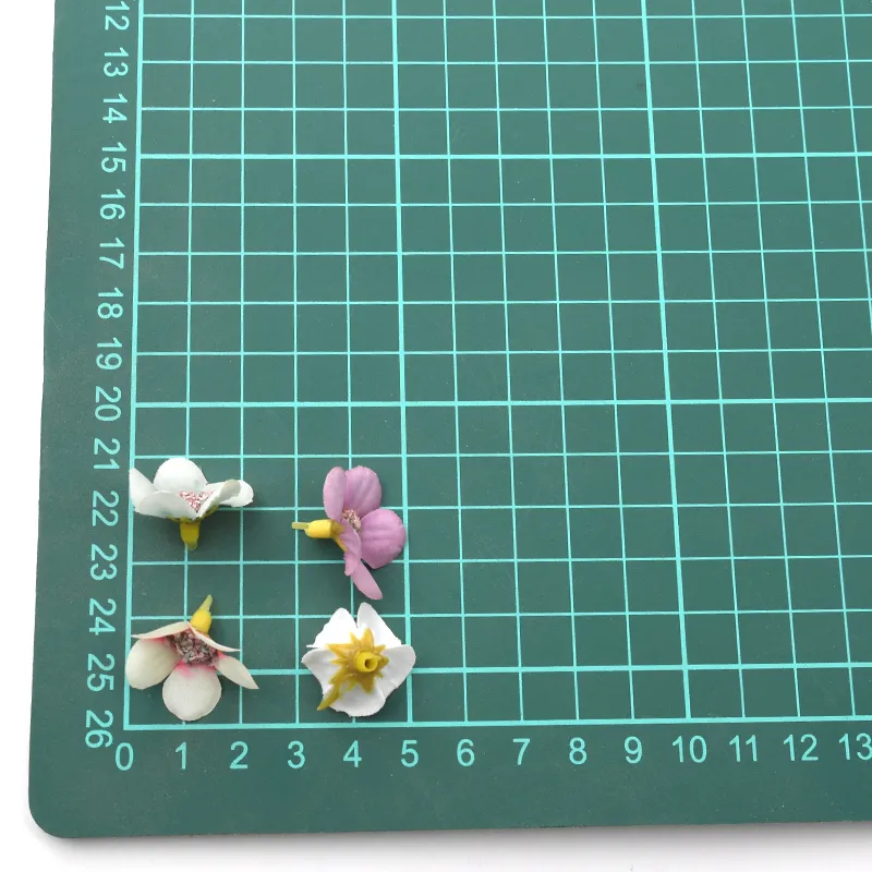 500st 2 cm Multicolor Daisy Flower Head Mini Silk Artificial Flower For Crown Scrap Wedding Home Decor Diy Garland Headdress 0614228s