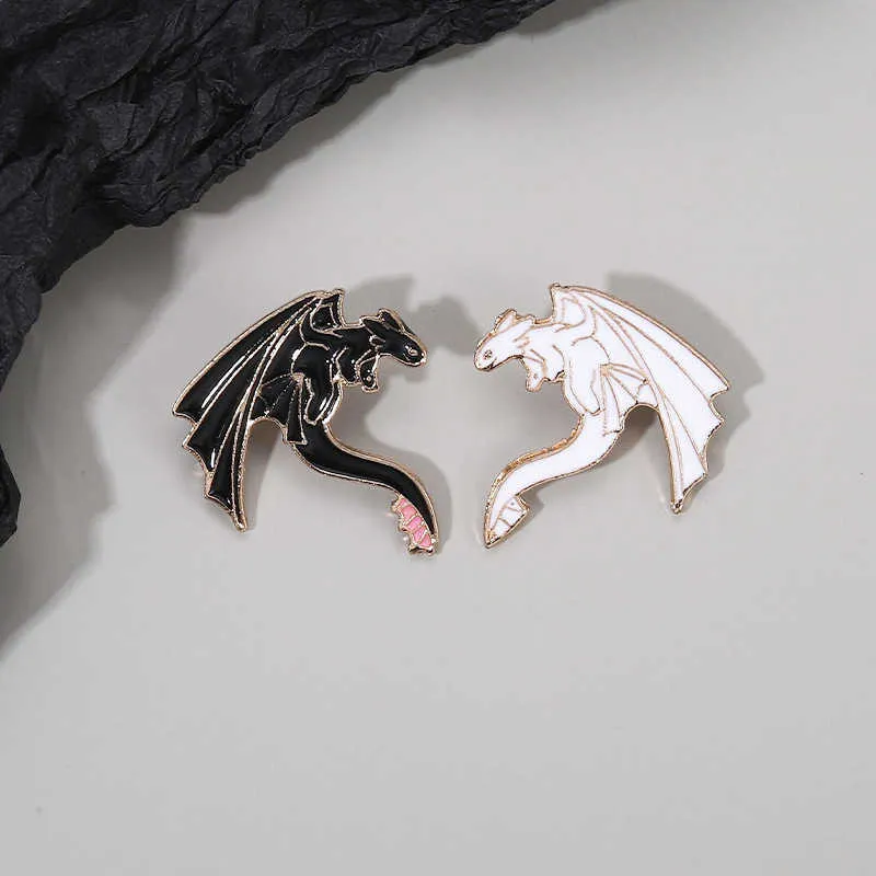 Animal Brooch dinosaur shrimp couple black and white jewelry niche design metal badge electroplating