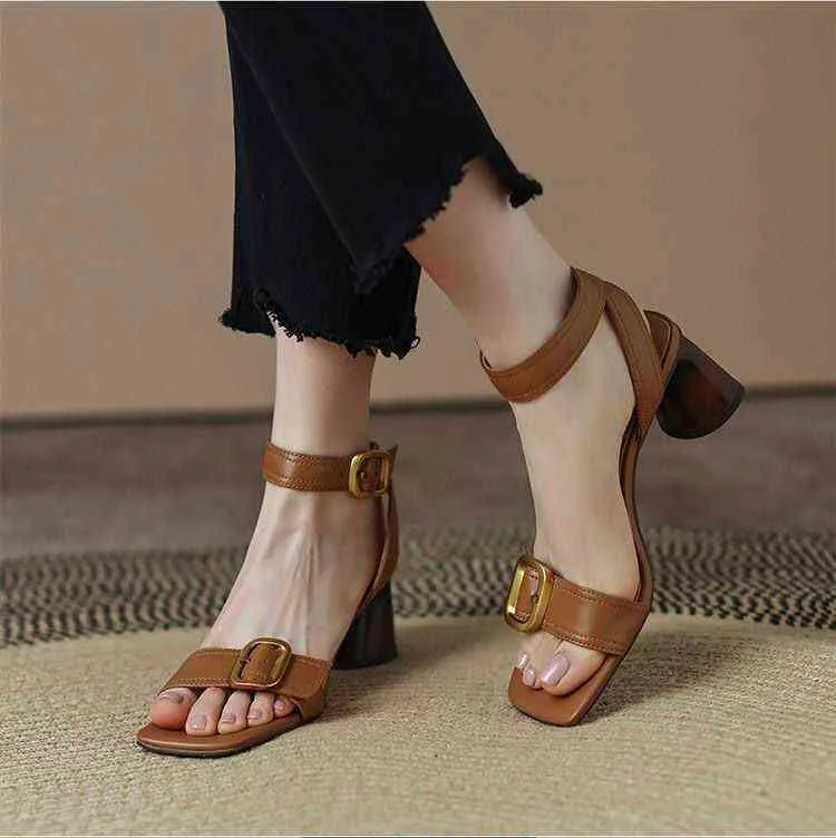 Sandals dames schoenen zomer 2022 Nieuwe Franse elegante hoge hakken mode metalen gesp chunky hakken sandalen 220704