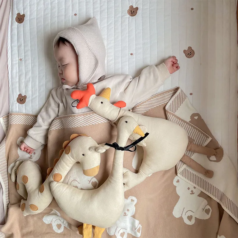 INS Bébé Animal En Peluche Jouets En Peluche Poupée De Bande Dessinée Poulet Girafe Oie Jouet pour Enfants Enfants Anniversaire De Noël Cadeau Chambre Décor 220425