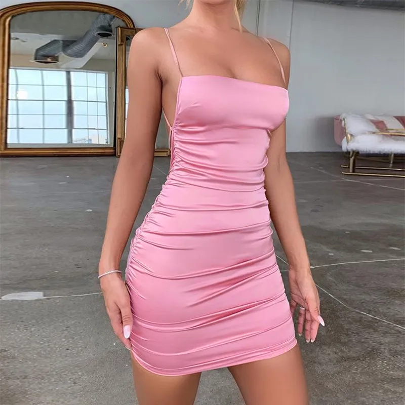 Spaghetti Strap Mini Vestido de cetim Mulheres Sexy Backless Bandage Bodycon Party Pleated Stretch Short Suit Club 220629